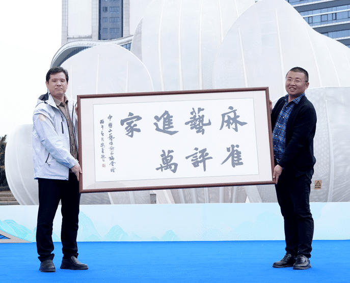 d82e5666bd8f57d7f8c347bb6bbb2921